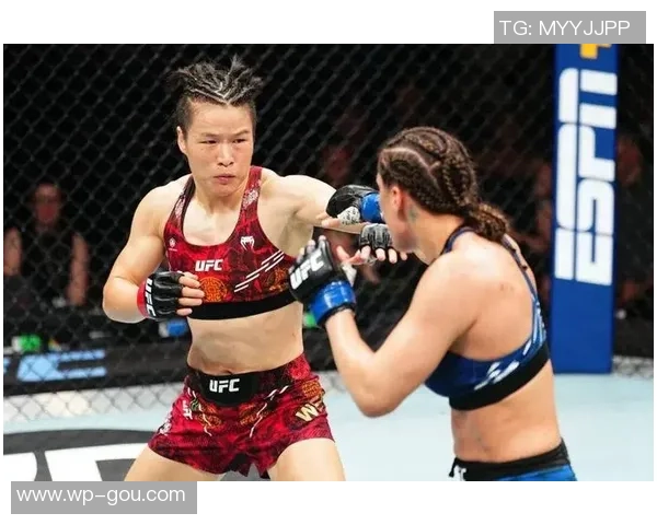 张伟丽称重经过,来看她为子弹姐预备的肌肉!